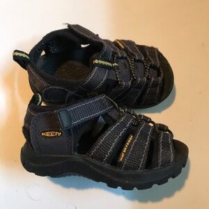Keen toddler sandals size 6